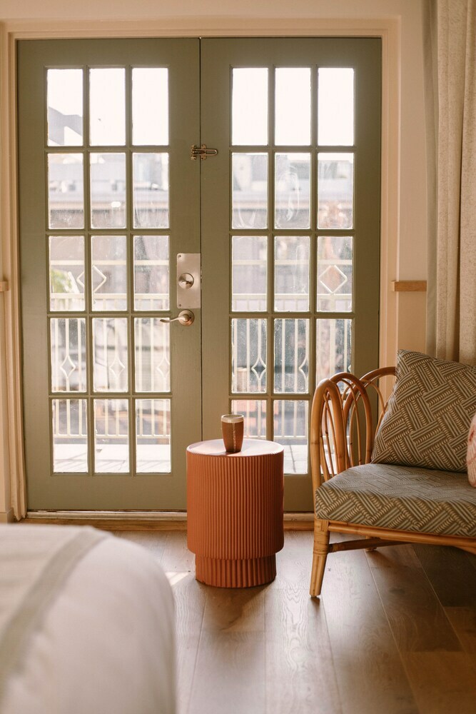 Hotel King Charles Inn