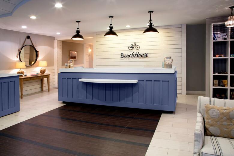 Hotel The Beach House A Holiday Inn Resort