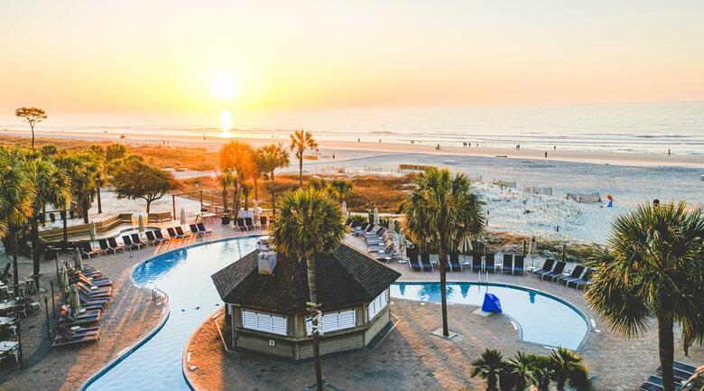 Hotel The Beach House A Holiday Inn Resort
