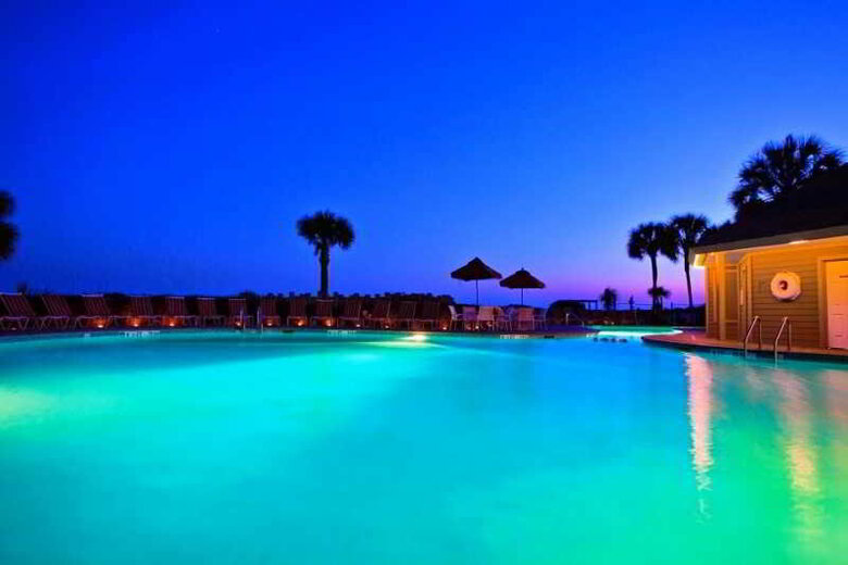 Hotel The Beach House A Holiday Inn Resort