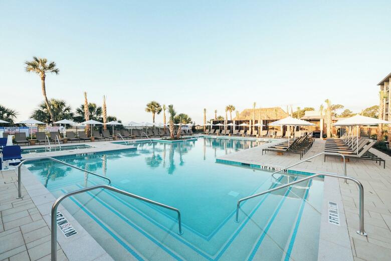 Hotel The Beach House A Holiday Inn Resort