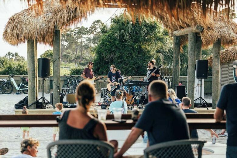 Hotel The Beach House A Holiday Inn Resort