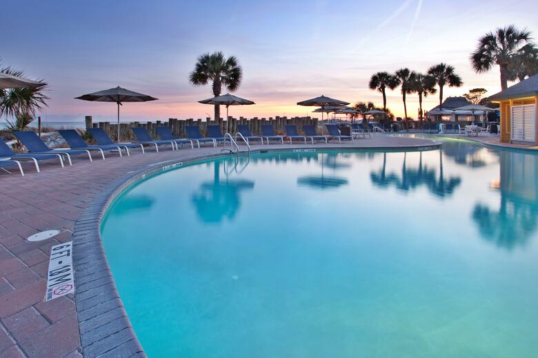 Hotel The Beach House A Holiday Inn Resort