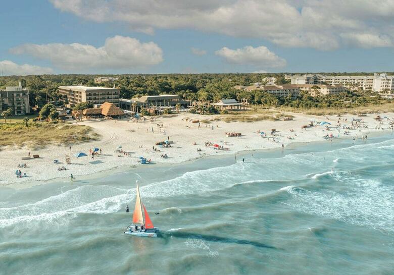 Hotel The Beach House A Holiday Inn Resort