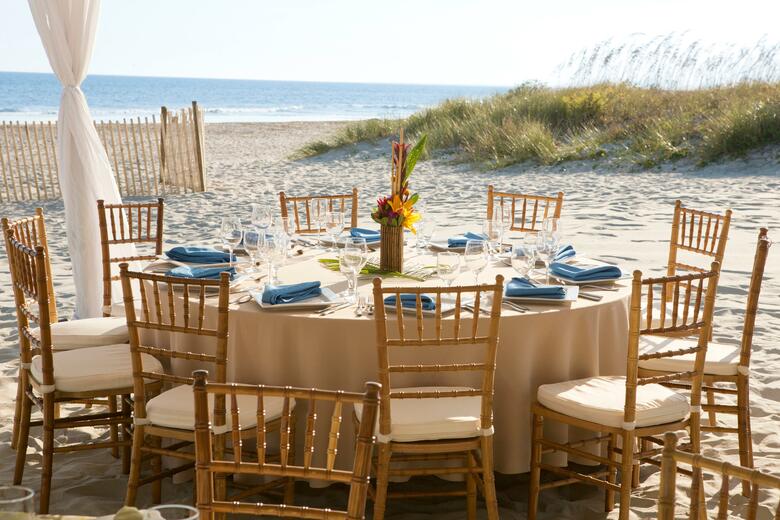 Hotel The Beach House A Holiday Inn Resort
