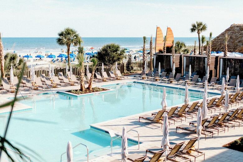 Hotel The Beach House A Holiday Inn Resort