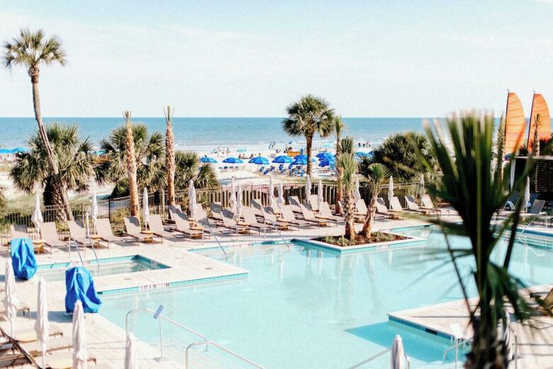 Hotel The Beach House A Holiday Inn Resort