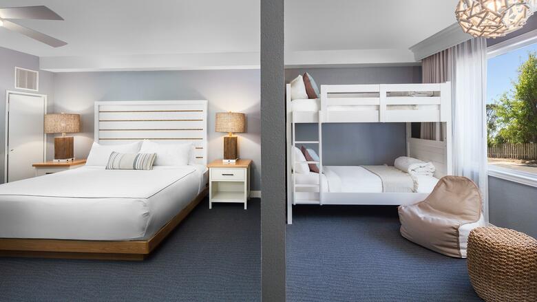 Hotel The Beach House A Holiday Inn Resort