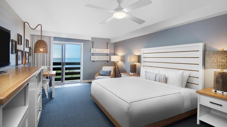 Hotel The Beach House A Holiday Inn Resort