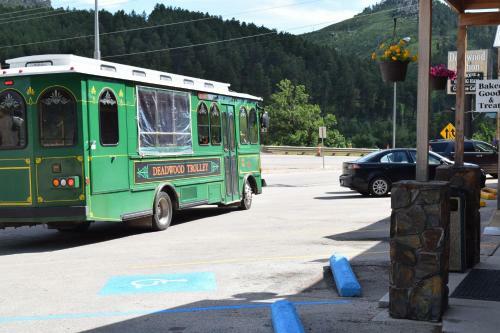 Motel Deadwood Station Bunkhouse And Gambling Hall
