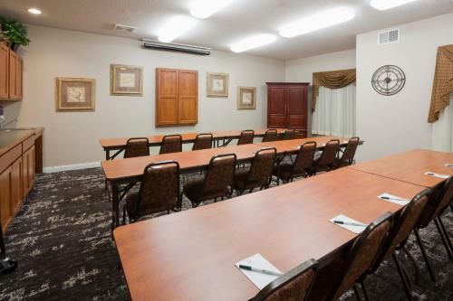 Hotel Grandstay Residential Suites
