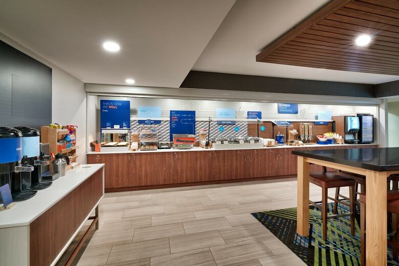 Hotel Holiday Inn Express & Suites Mitchell