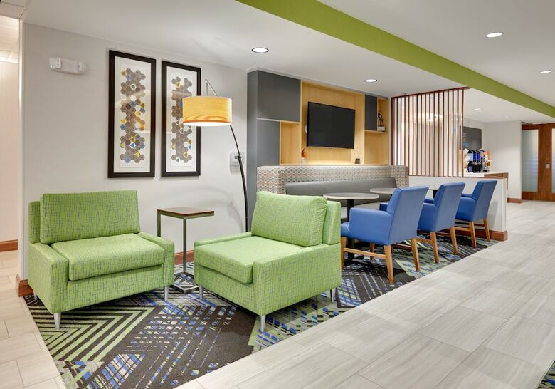 Hotel Holiday Inn Express & Suites Mitchell