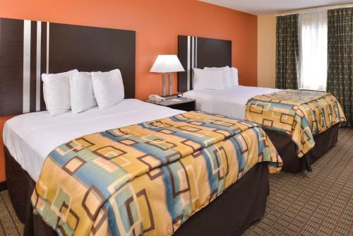 Hotel Douglas Inn & Suites