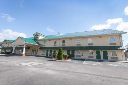 Hotel Douglas Inn & Suites
