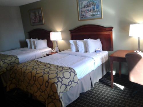 Hotel Baymont Inn & Suites - Clarksville
