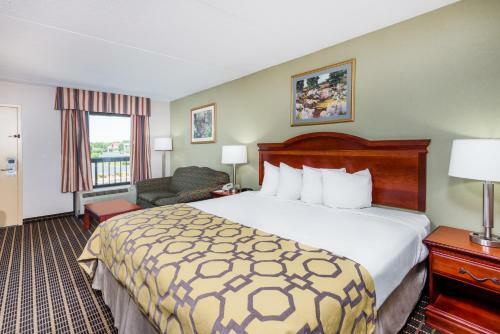 Hotel Baymont Inn & Suites - Clarksville