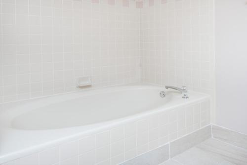 Hotel Baymont Inn & Suites - Clarksville