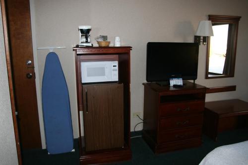 Hotel Baymont Inn & Suites - Clarksville