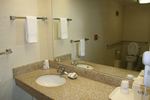 Hotel Baymont Inn & Suites - Clarksville