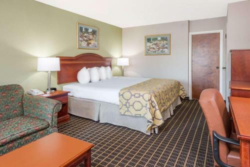 Hotel Baymont Inn & Suites - Clarksville