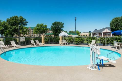 Hotel Baymont Inn & Suites - Clarksville
