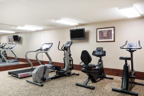 Hotel Baymont Inn & Suites - Clarksville
