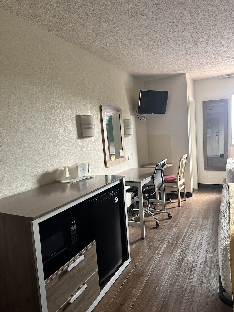 Motel Americas Best Value Inn Clarksville