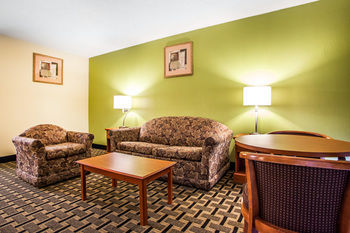 Motel Quality Inn And Suites