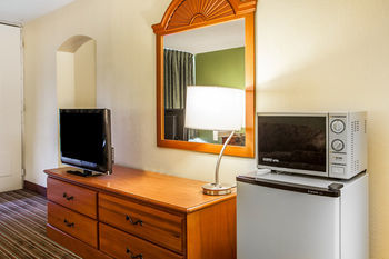Motel Quality Inn And Suites