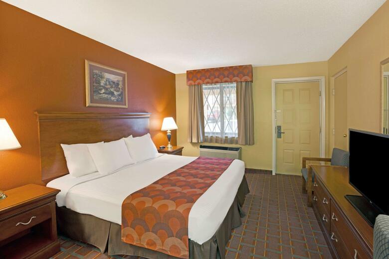 Hotel Super 8 Gatlinburg Downtown Convention Center