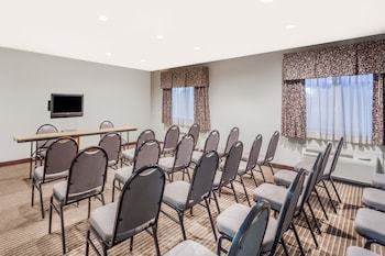 Hotel Baymont Inn And Suites Jackson