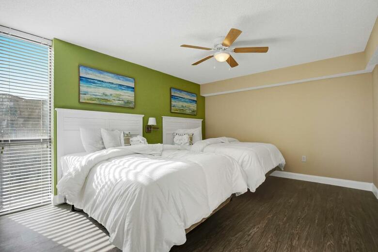 Hotel Sands Ocean Club