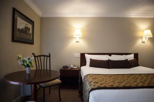 Hotel Reagan Resorts Inn