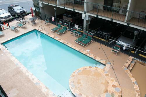 Apartamentos Oak Square Condominiums