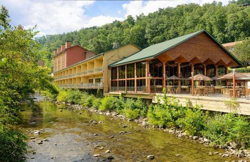 Hotel River Terrace Resort & Convention Center