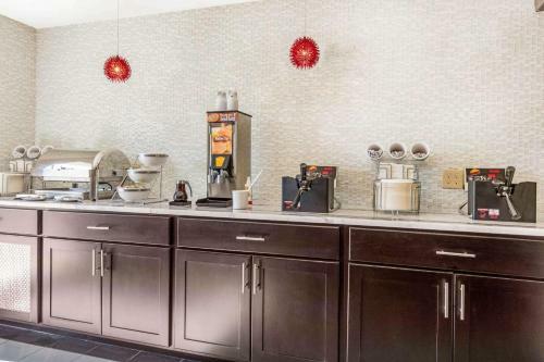 Hotel Country Hearth Inn & Suites