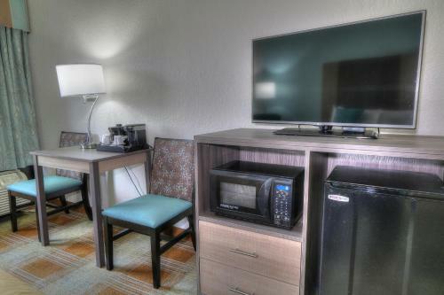 Hotel Pigeon River Inn