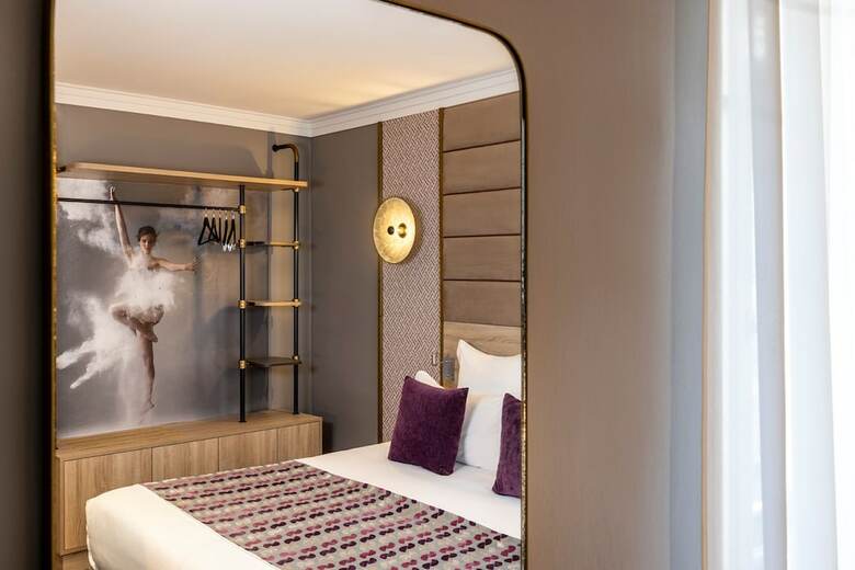 Hotel Nude Paris - Color Vision