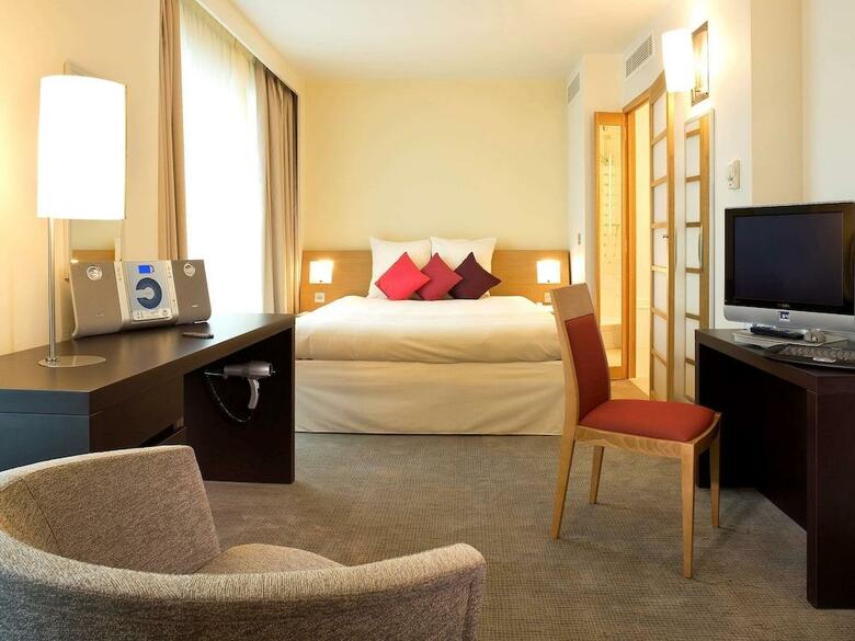 Hotel Novotel Reading Centre