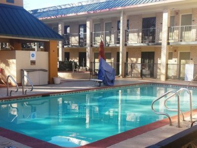 Motel Red Roof Inn & Suites Addison