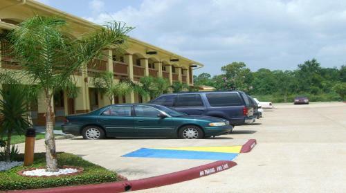 Hotel Americas Best Value Inn & Suites-alvin/houston