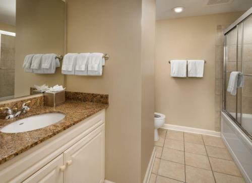 Hotel Royale Palms By Hilton