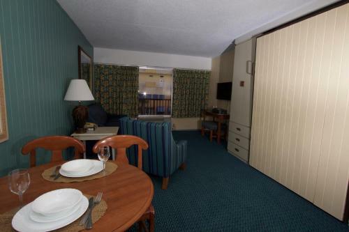 Hotel Peppertree By The Sea