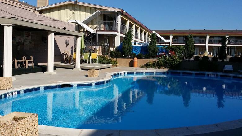 Motel Americas Best Inn And Suites Near Six Flags Over Texas