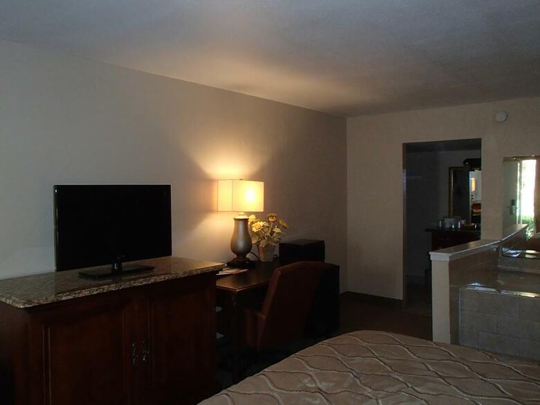 Motel Americas Best Inn And Suites Near Six Flags Over Texas