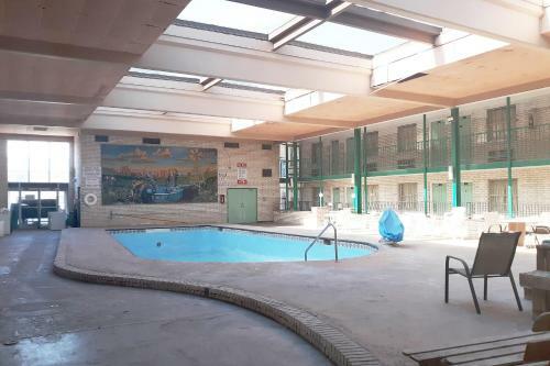 Motel Luxury Inn & Suites