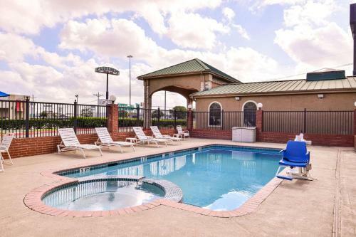 Hotel Quality Inn And Suites Beaumont