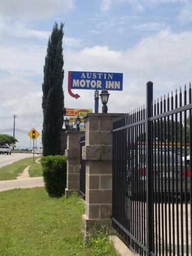 Austin Motor Inn