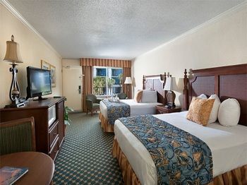 Hotel Sea Crest Oceanfront Resort